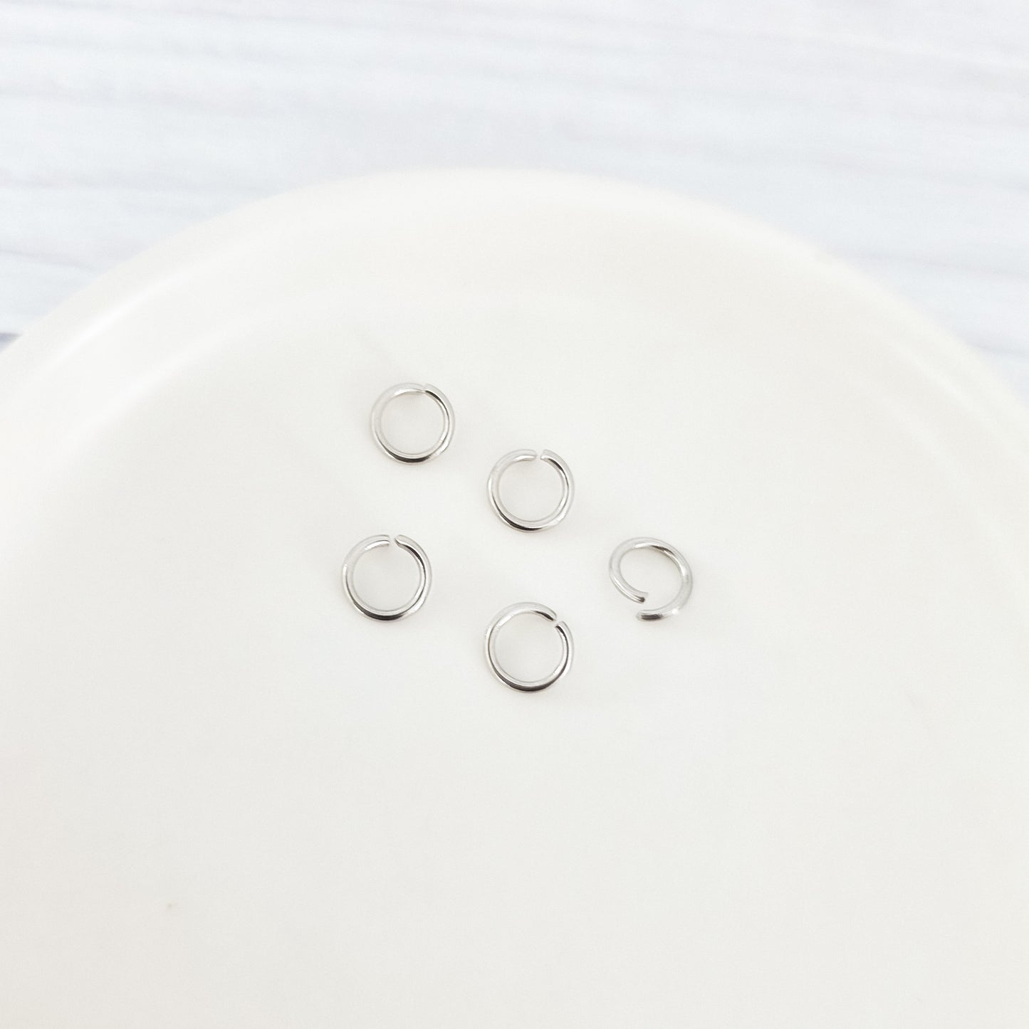 New Premium Silver 4mm Round Stainless Steel Open Jump Rings (22g), 100 Pieces, Jump Ring #9