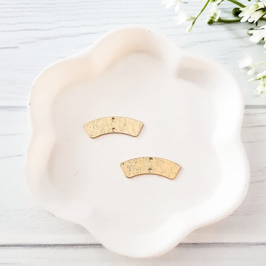 Gold Curved Bar 2-Hole Brass Connectors, 10 Pieces