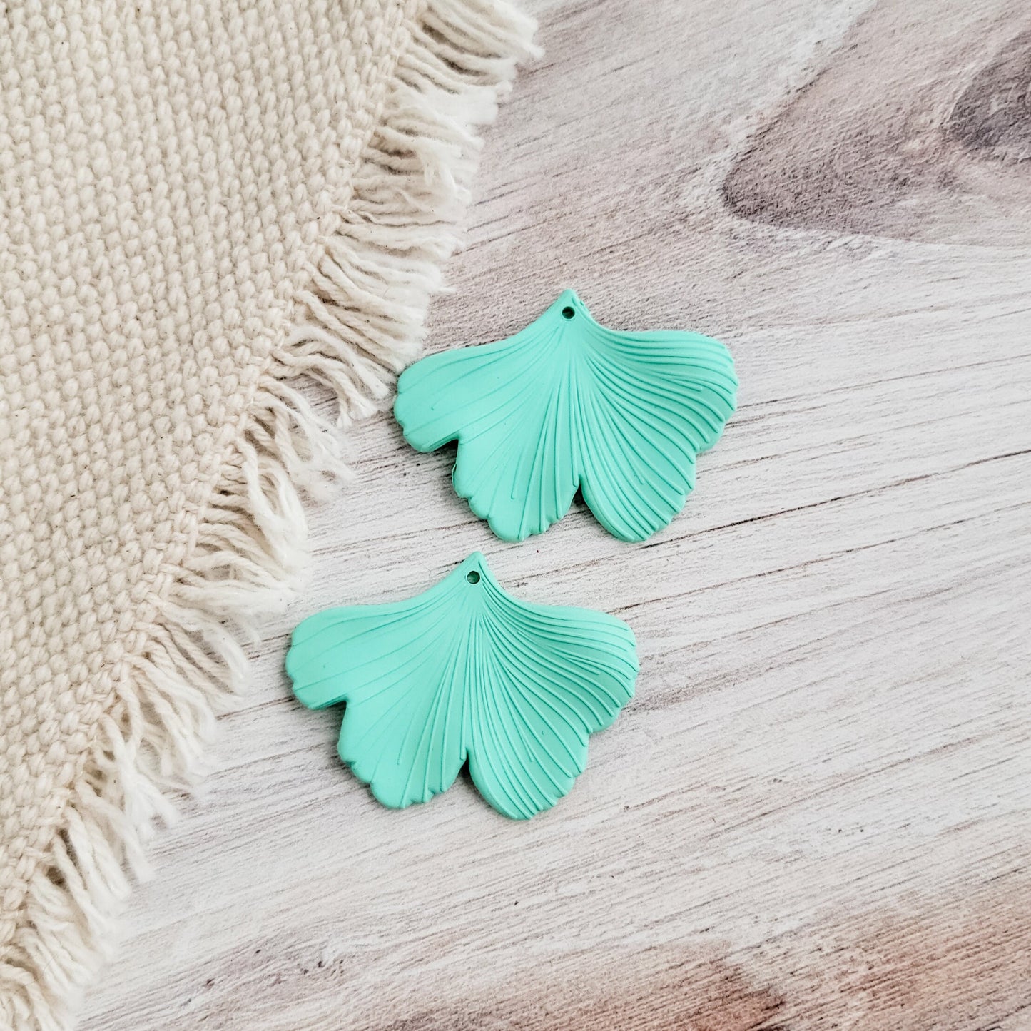 Mint Ginkgo Leaf Pendants, 10 Pieces, Ginkgo #20