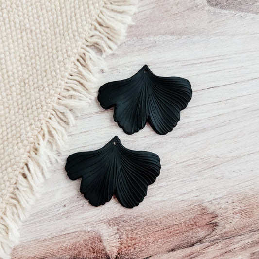 Black Ginkgo Leaf Pendants, 10 Pieces, Ginkgo #13