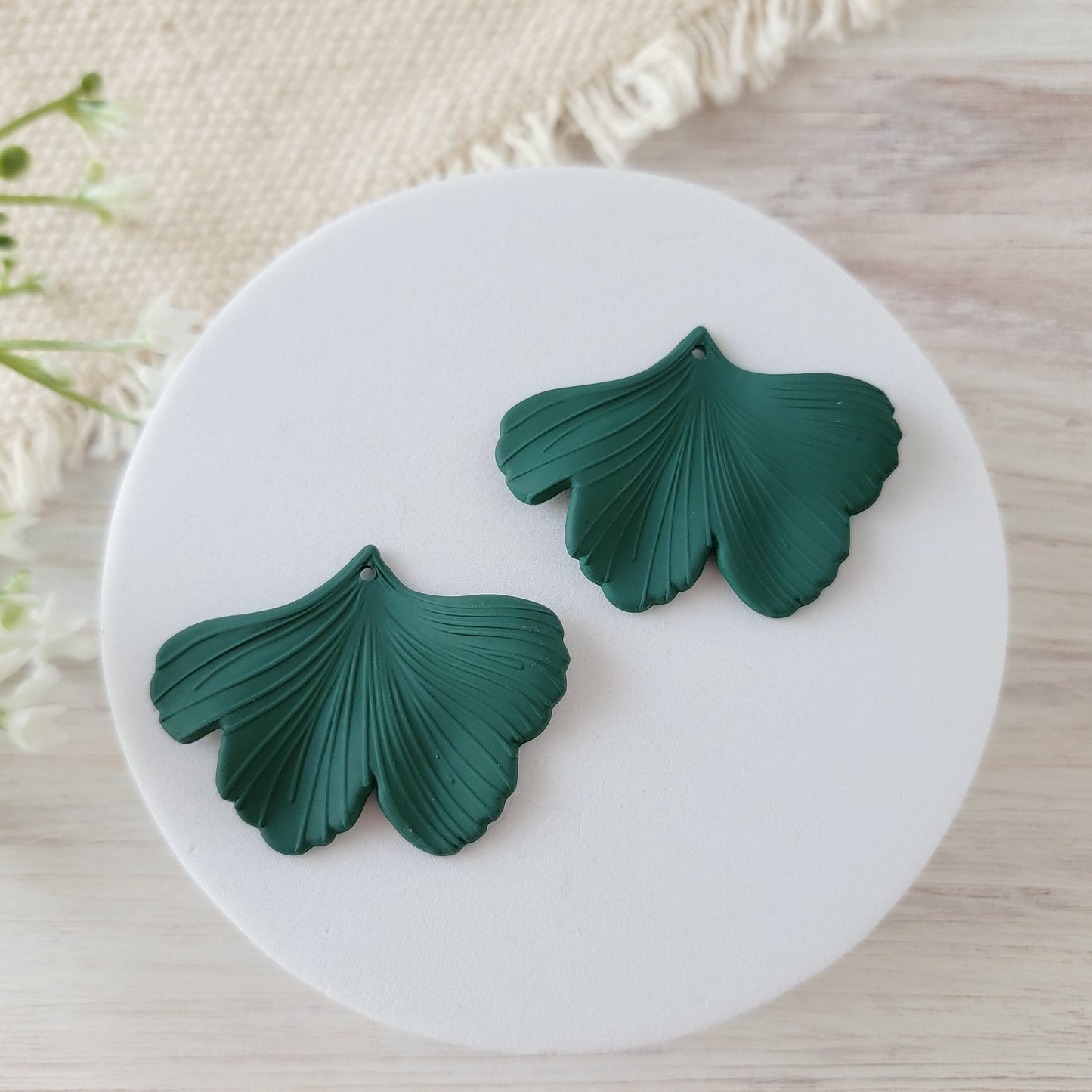 Hunter Green Ginkgo Leaf Pendants, 10 Pieces, Ginkgo #6