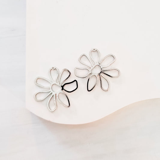 Silver Daisy 1-Hole Brass Charms, 10 Pieces