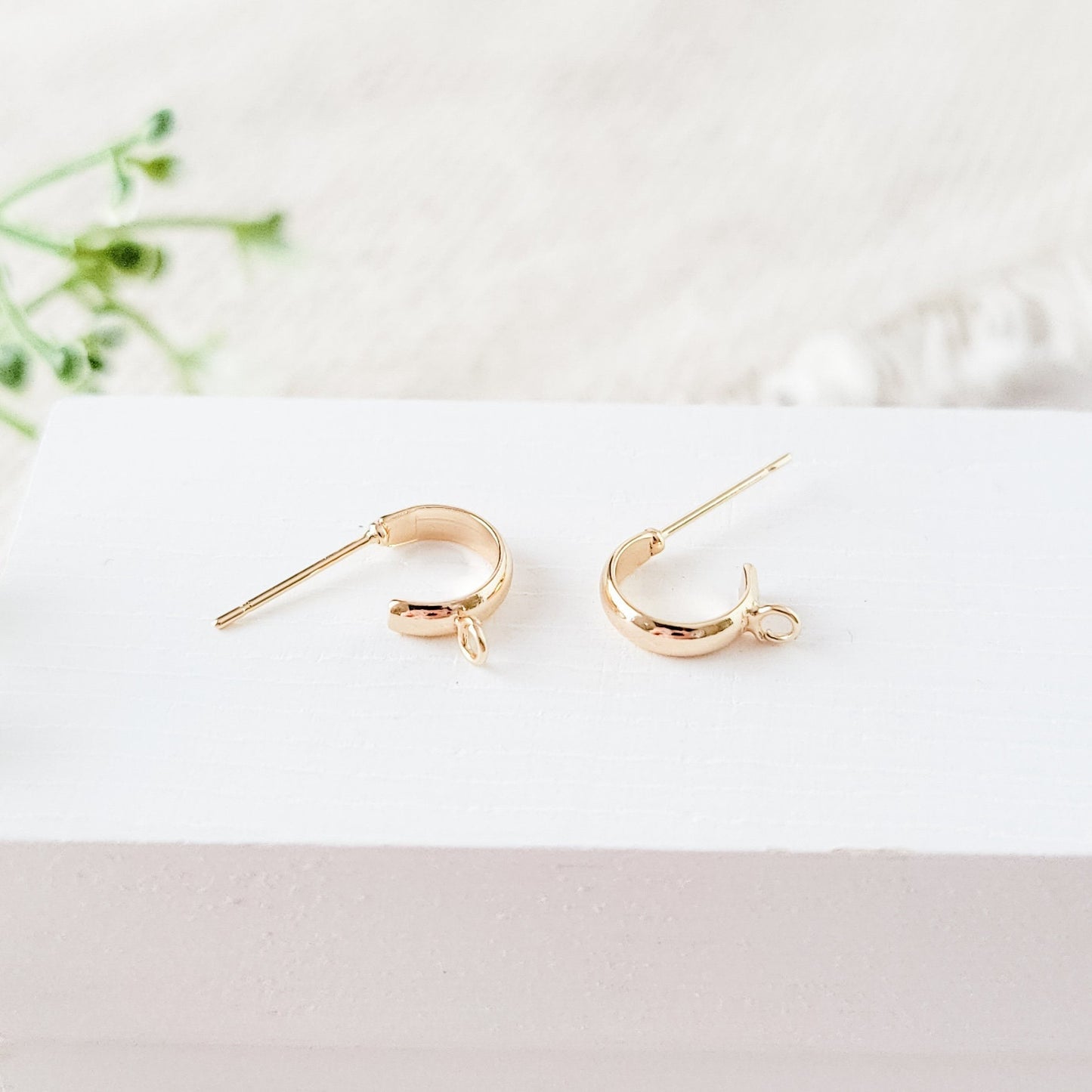 Gold Petite Half Hoop with Perpendicular Loop, 10 Pieces