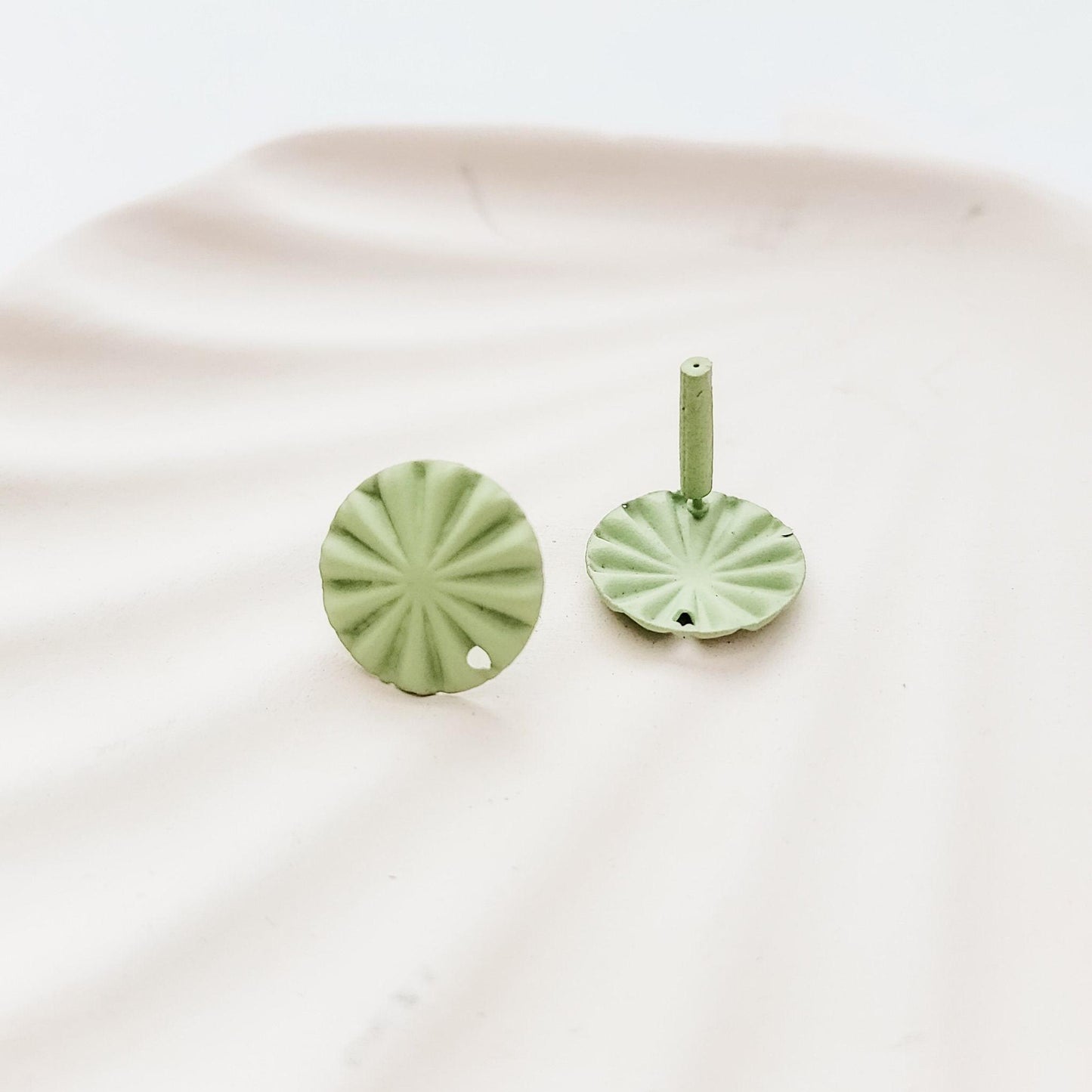 SAGE GREEN Starburst Circle Stud Connectors (17 mm), Round Wood Post Earring Connector, One Hole Circle Stainless Steel Post Finding