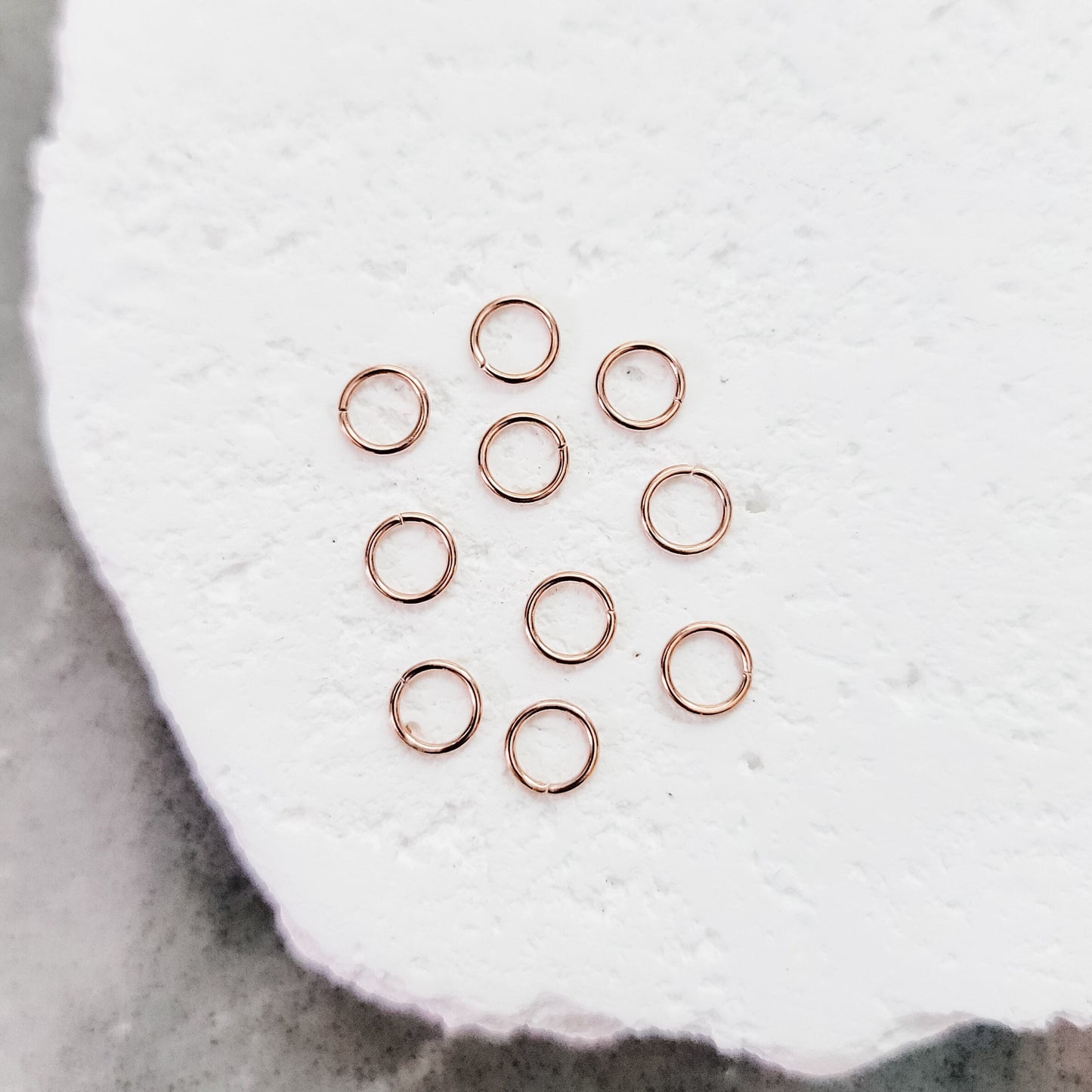 Soft Rose Gold 9mm Round Stainless Steel Jump Rings, 100 Pieces