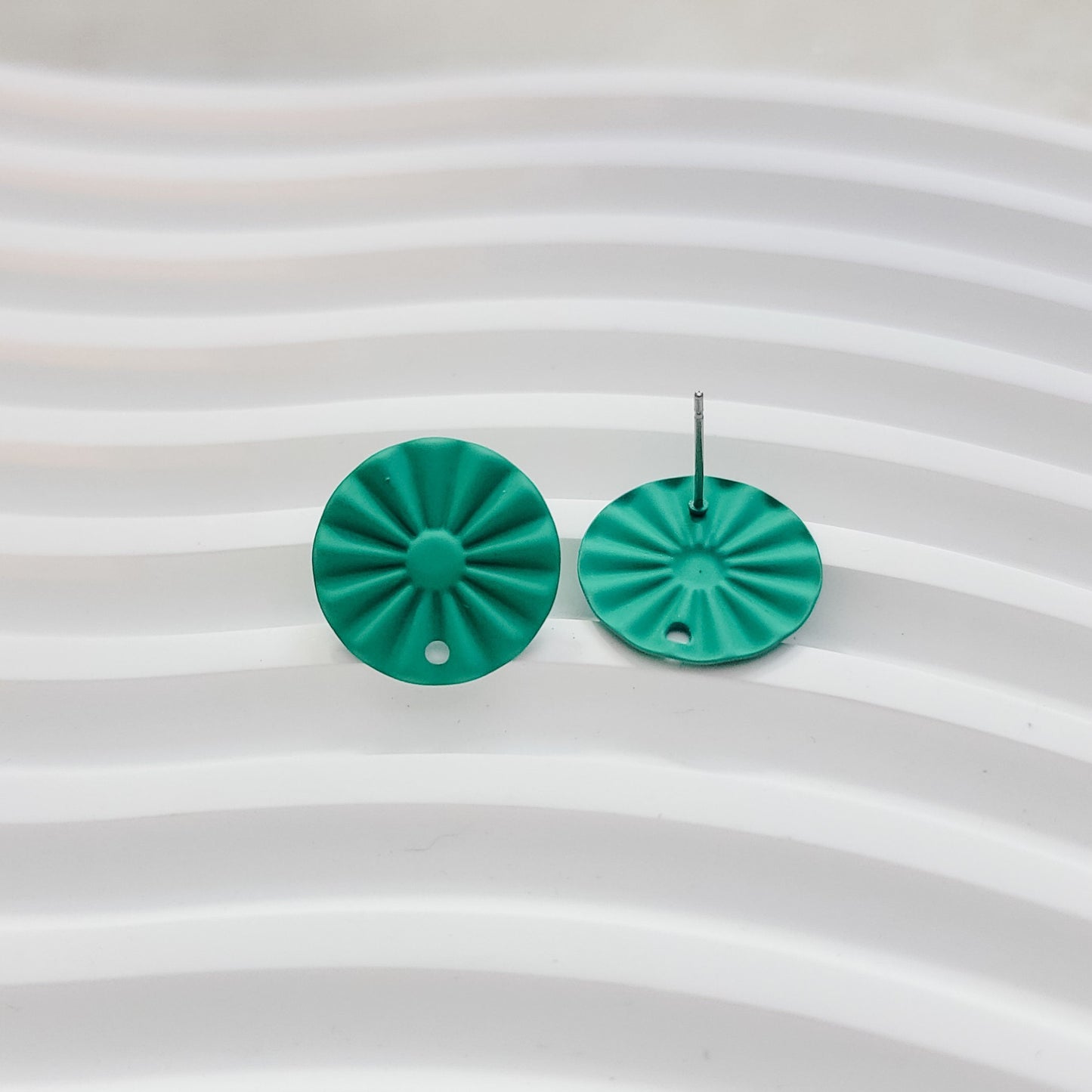 Clover Green Flat Starburst Circle Stud Connectors (17 mm), Round Post Earring Connector, One Hole Circle Stainless Steel Post Finding