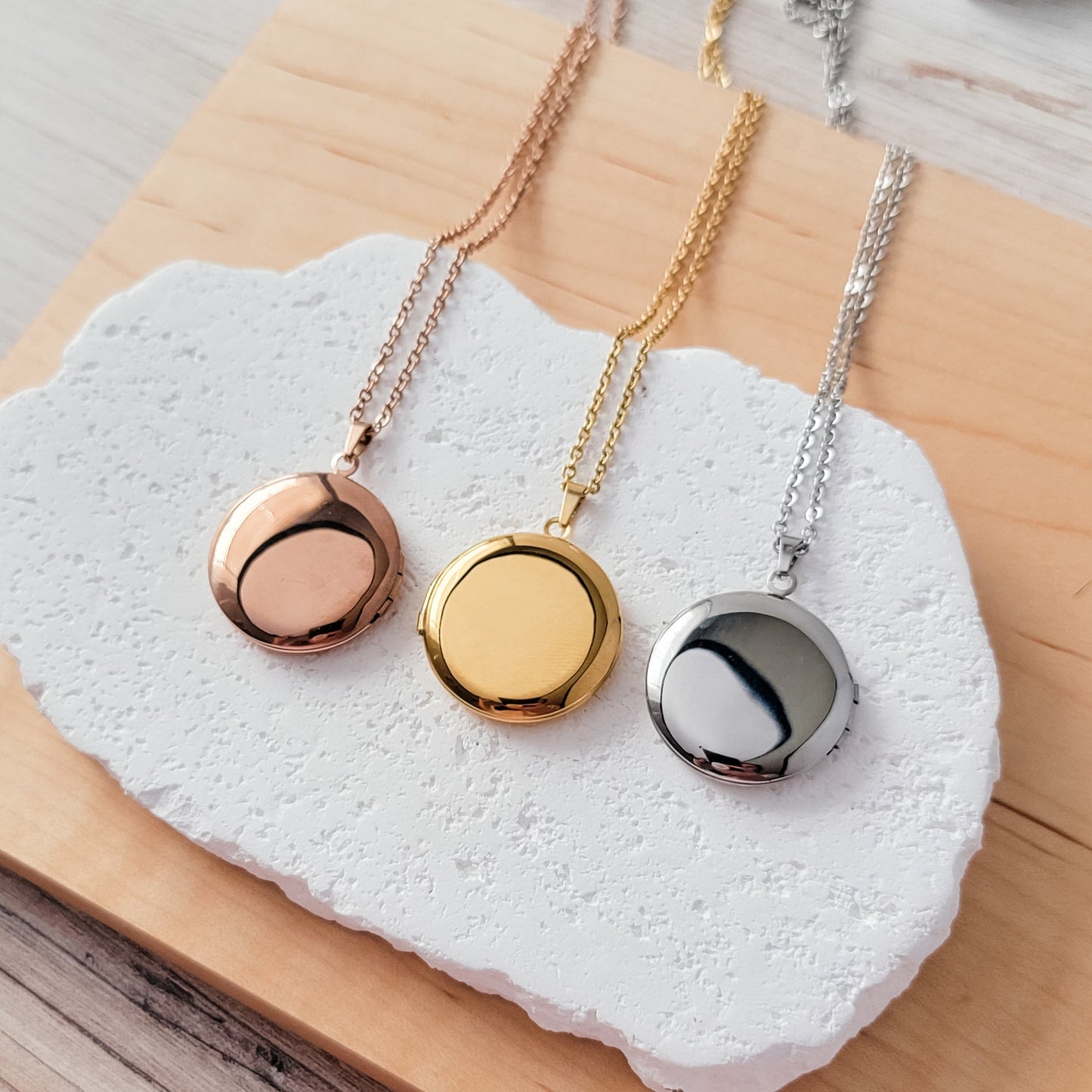 Round Locket Necklace (Silver, Gold, or Rose Gold), 1 Total, Metal Blank #10