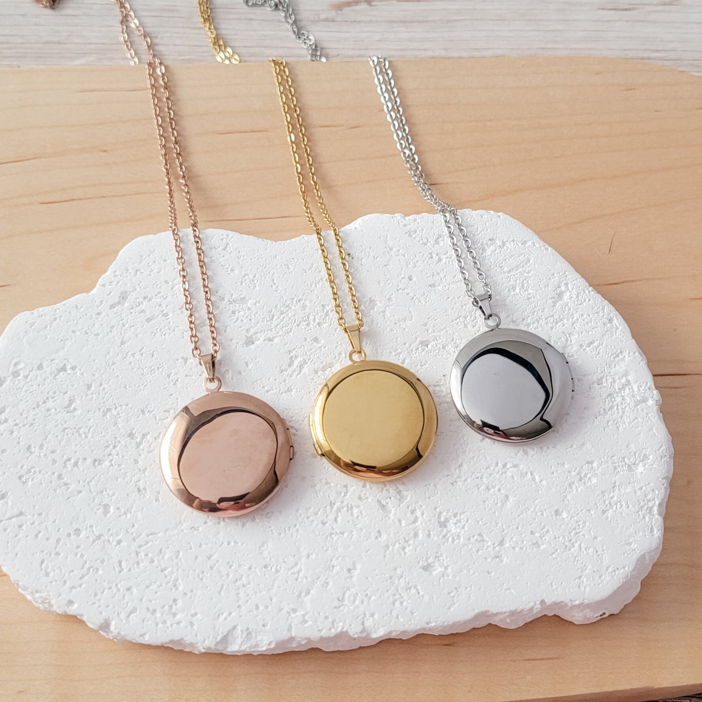 Round Locket Necklace (Silver, Gold, or Rose Gold), 1 Total, Metal Blank #10