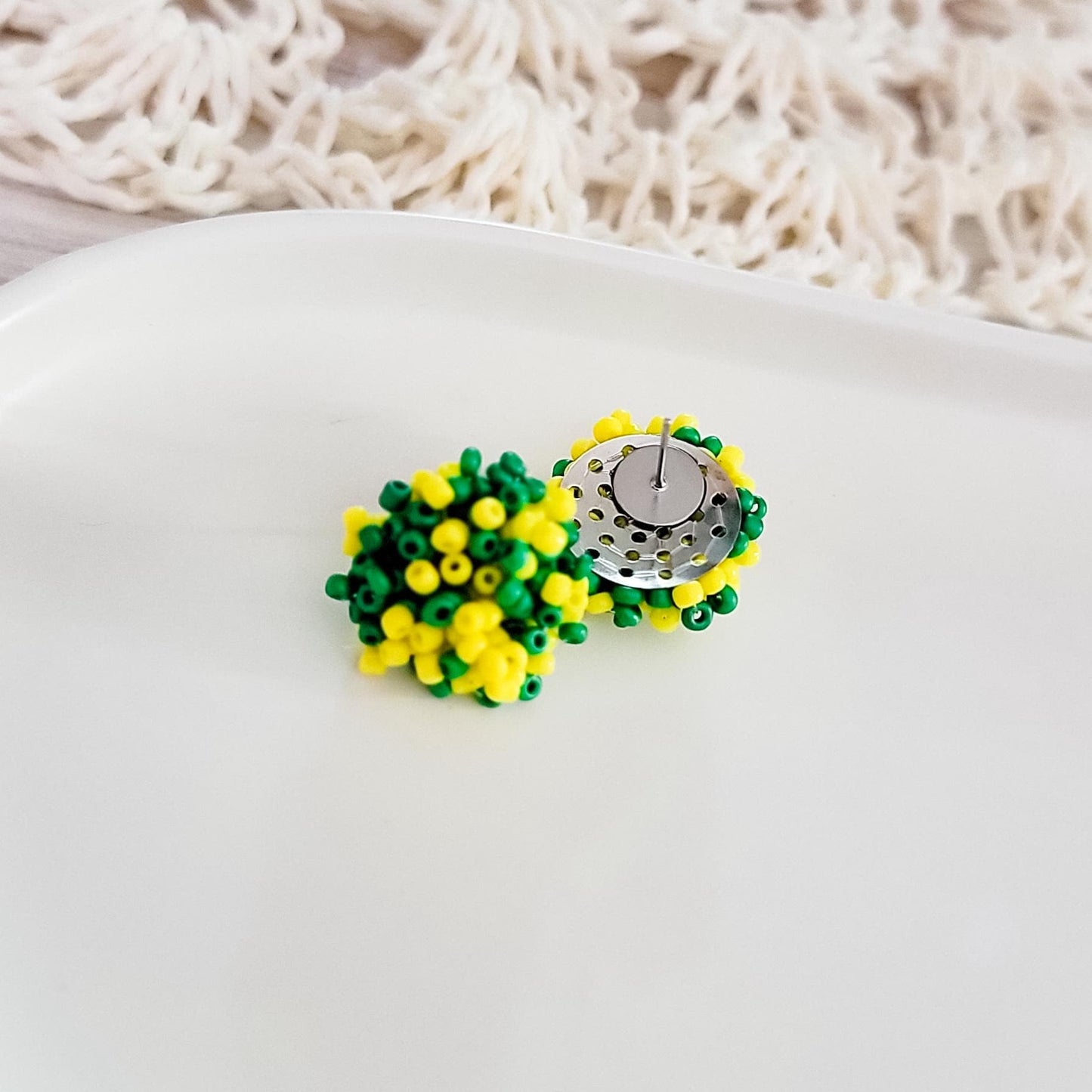 Kelly Green and Yellow Mix 15mm Small Seed Bead Topper, 1 Pair