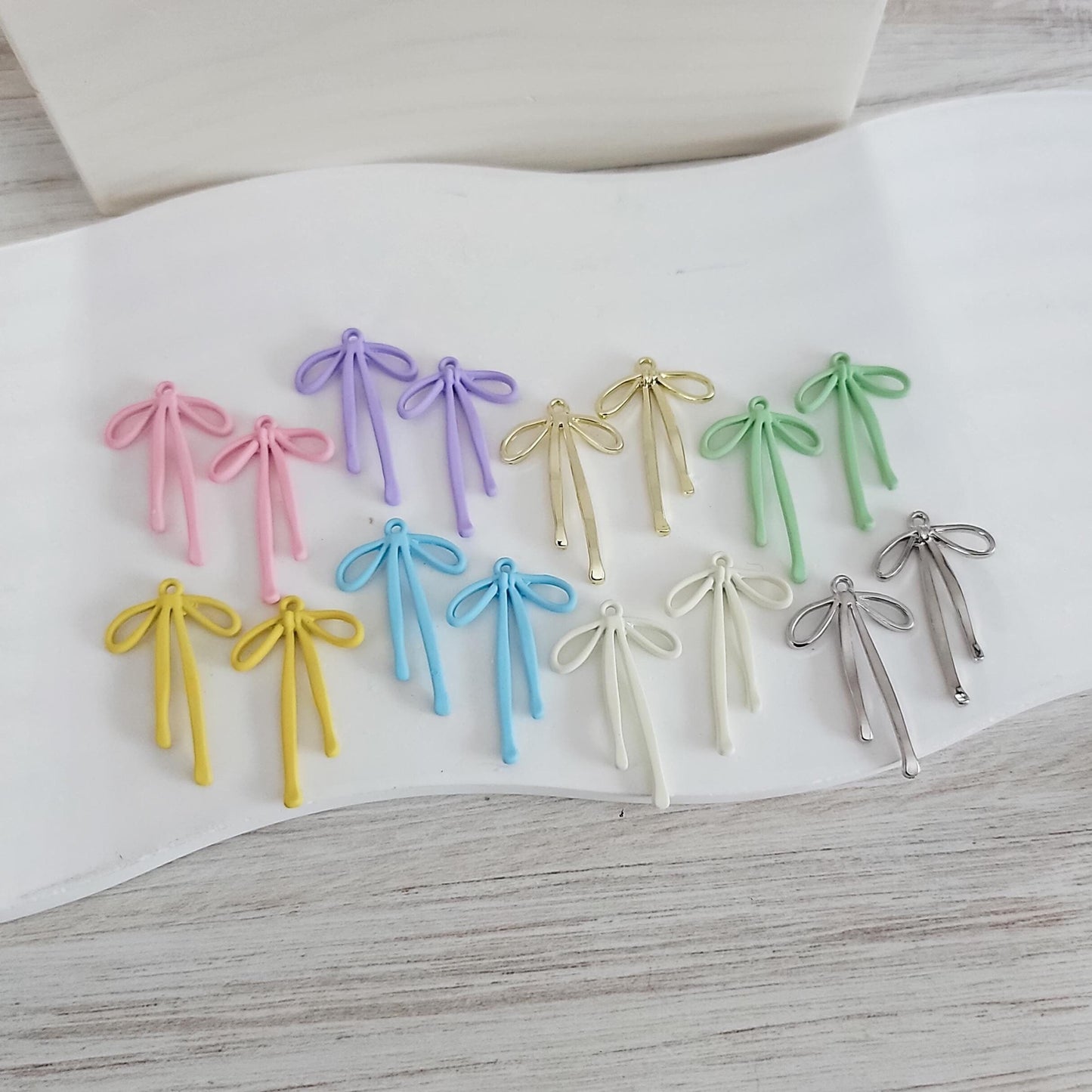Medium Draped Bow Pendant (8 Color Options), 10 Pieces