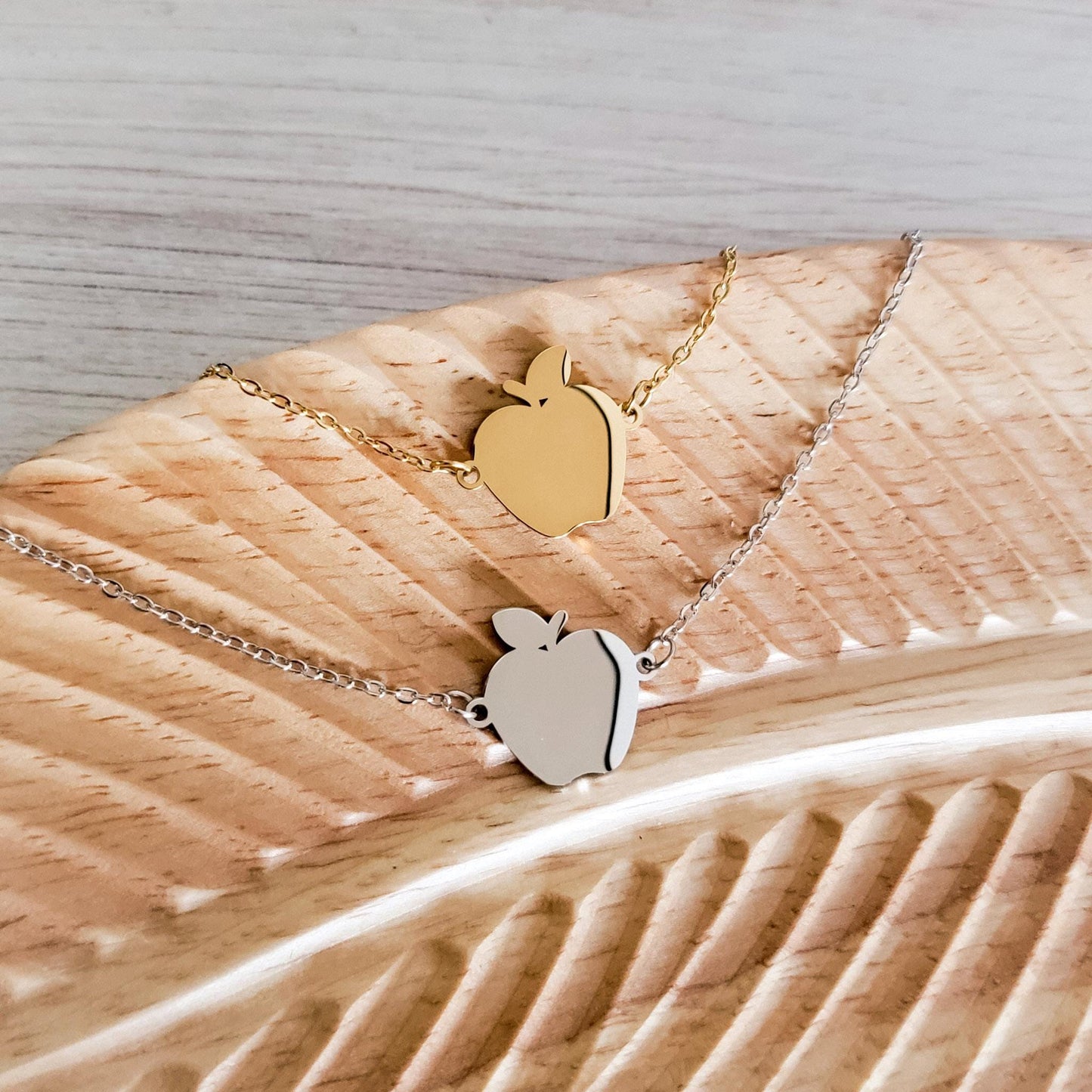 Apple Necklace (Silver or Gold), 1 Total, Metal Blank #105