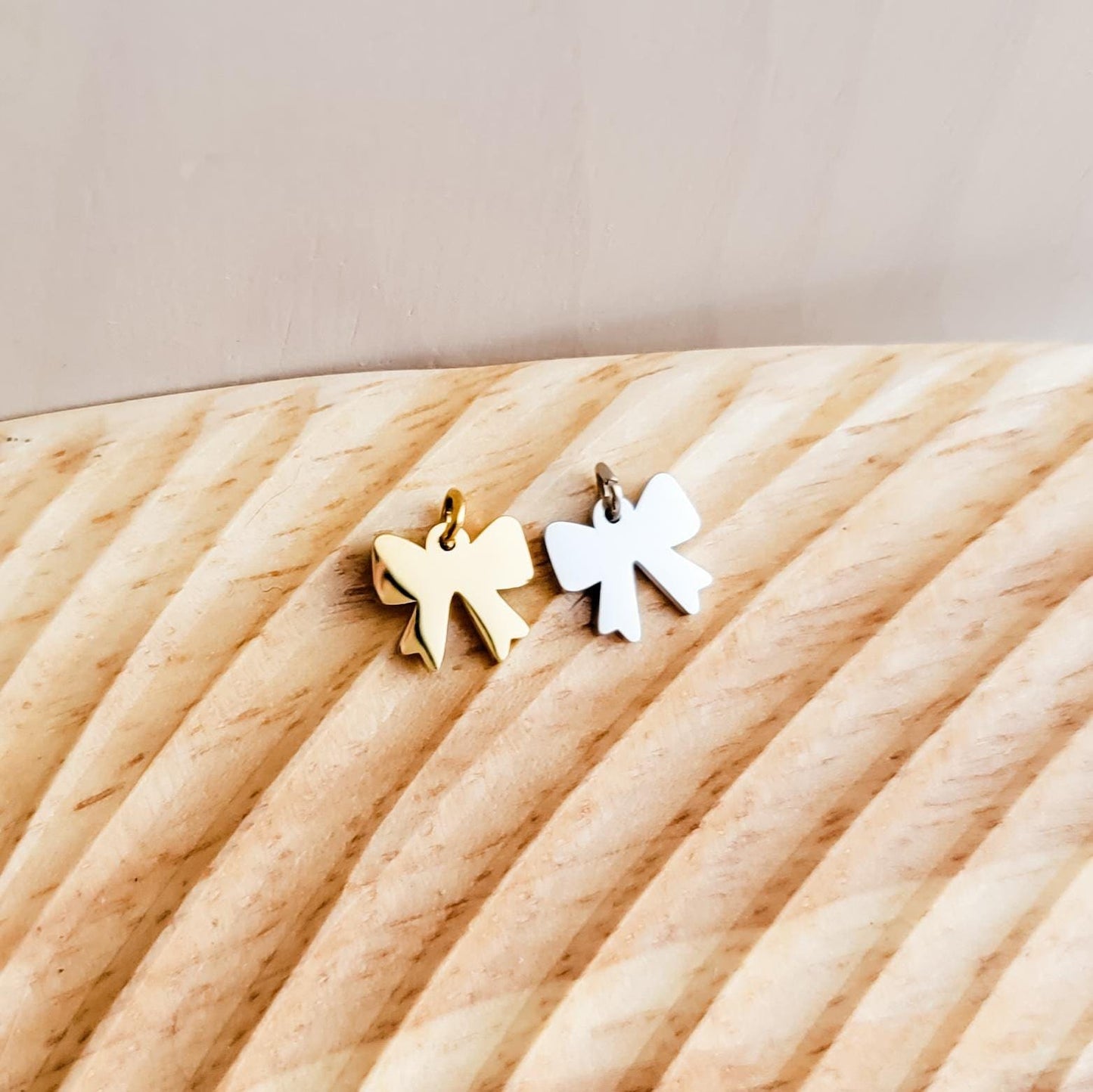 Petite Bow Charms with Attached Jump Rings (Silver or Gold), 5 Total Pieces, Metal Blank #102