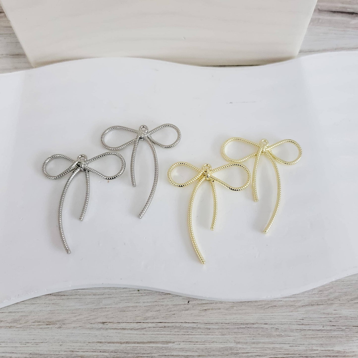 Festive Knotted Bow Pendant (Silver or Gold), 10 Pieces