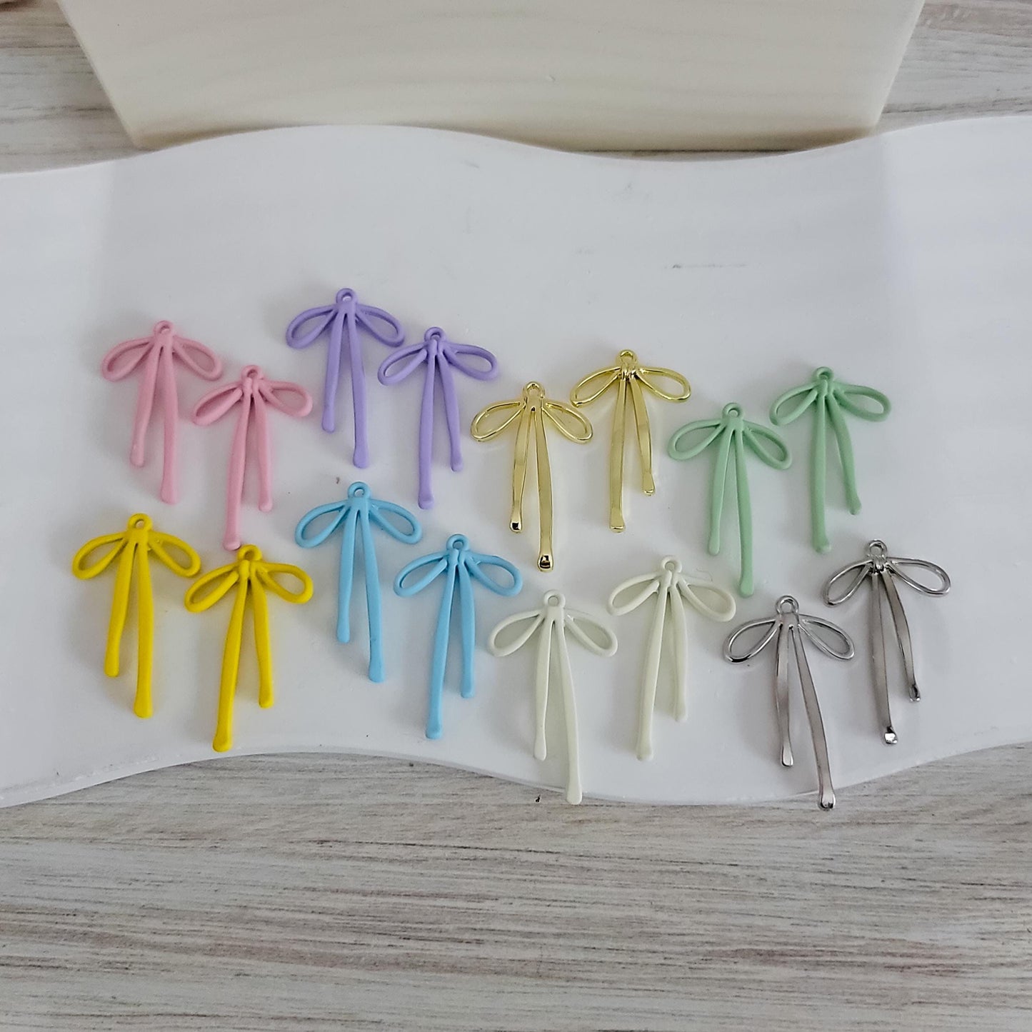 Medium Draped Bow Pendant (8 Color Options), 10 Pieces