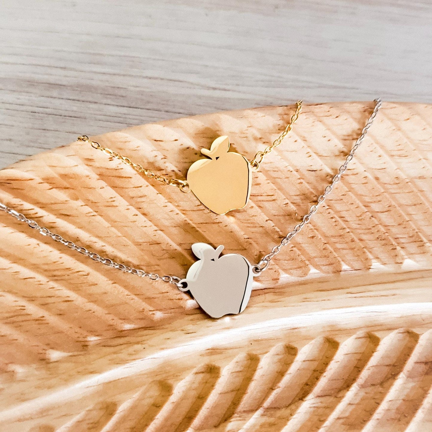 Apple Necklace (Silver or Gold), 1 Total, Metal Blank #105