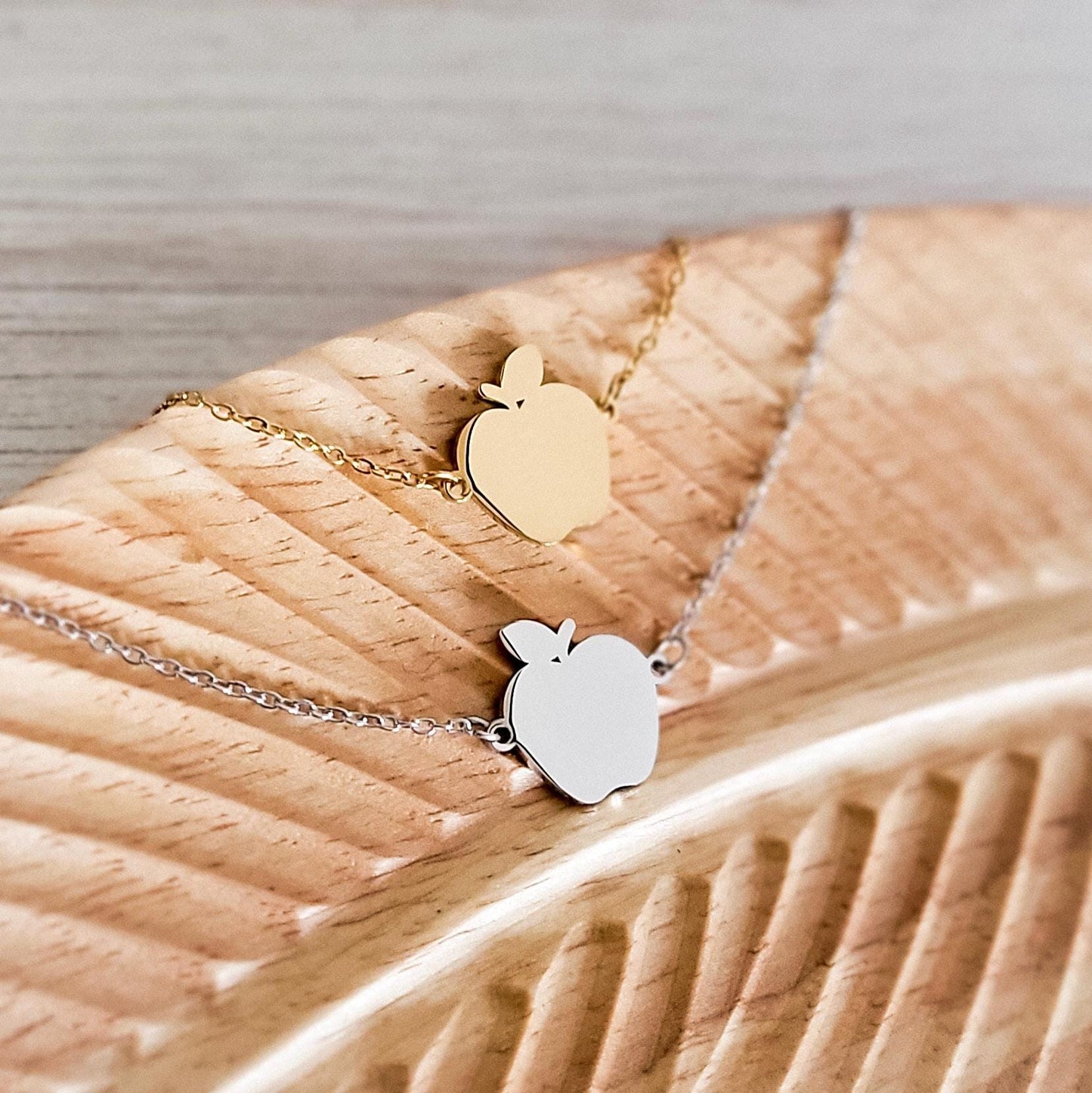 Apple Necklace (Silver or Gold), 1 Total, Metal Blank #105