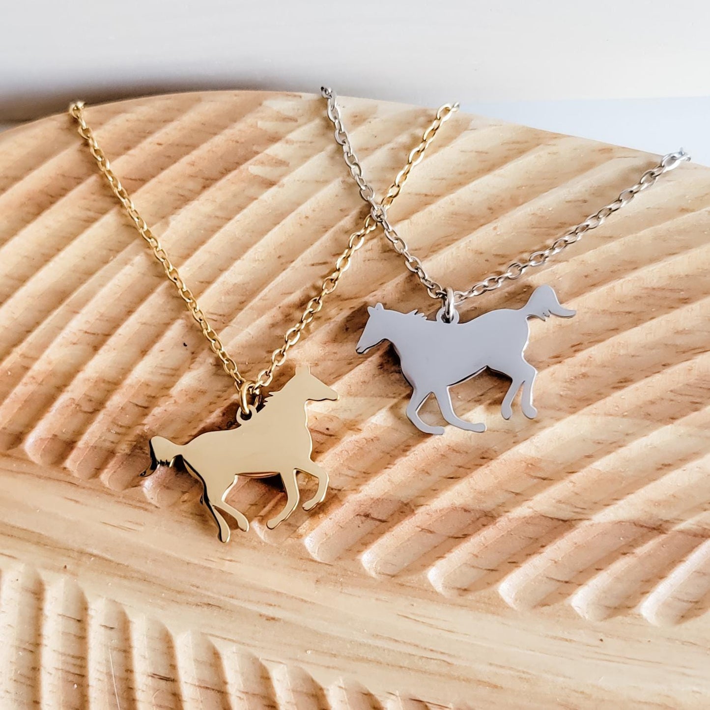 Horse Pendant Necklace (Silver or Gold), 1 Total, Metal Blank #109