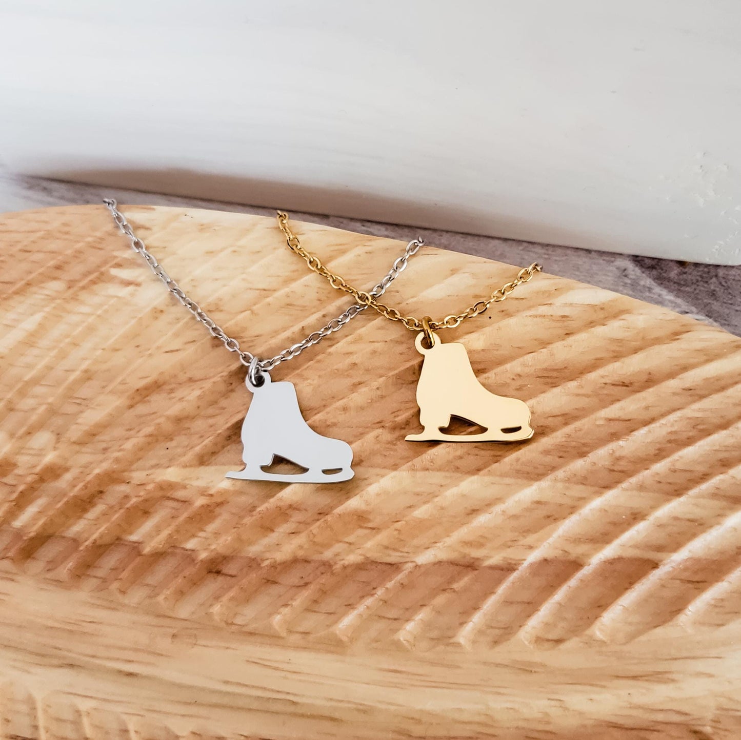 Ice Skate Necklace (Silver or Gold), 1 Total, Metal Blank #115
