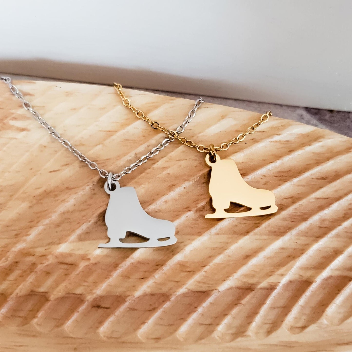Ice Skate Necklace (Silver or Gold), 1 Total, Metal Blank #115