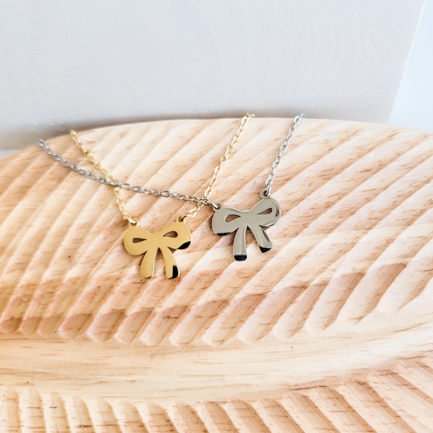 Bow Pendant Necklace (Silver or Gold), 1 Total, Metal Blank #108
