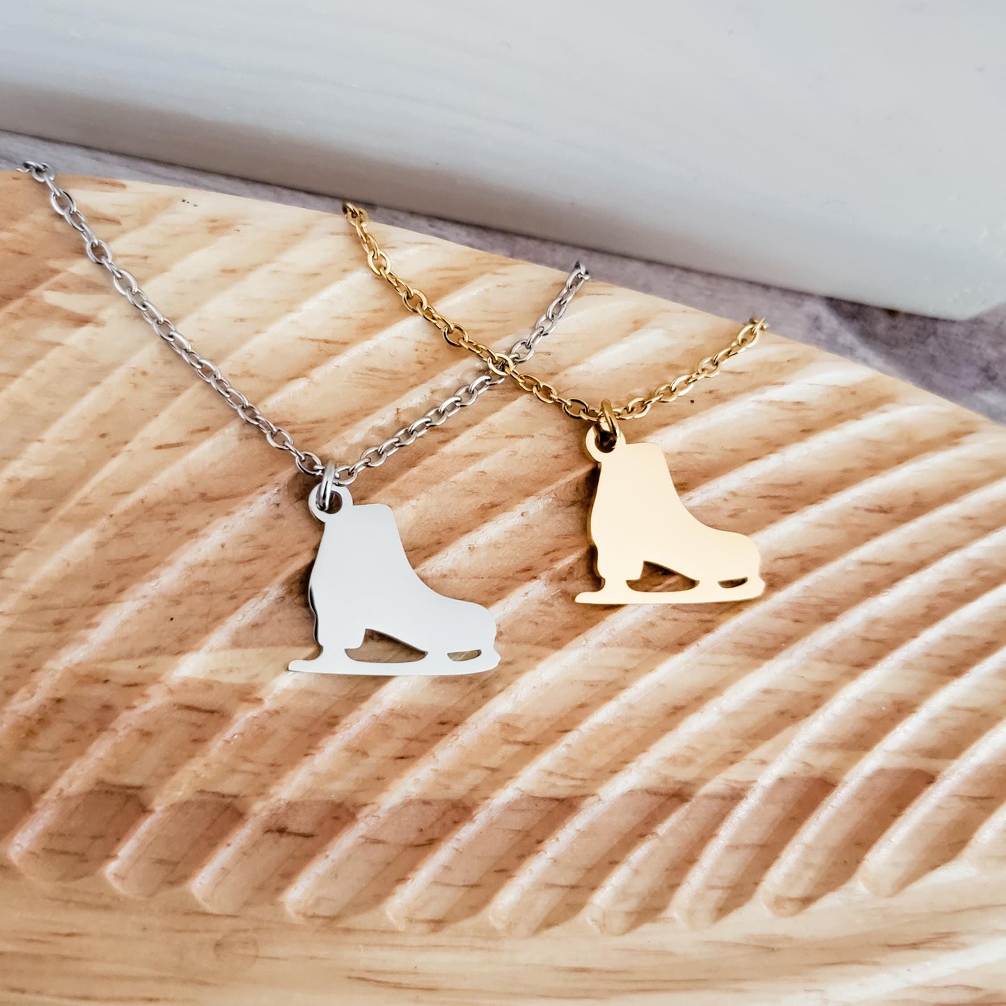 Ice Skate Necklace (Silver or Gold), 1 Total, Metal Blank #115