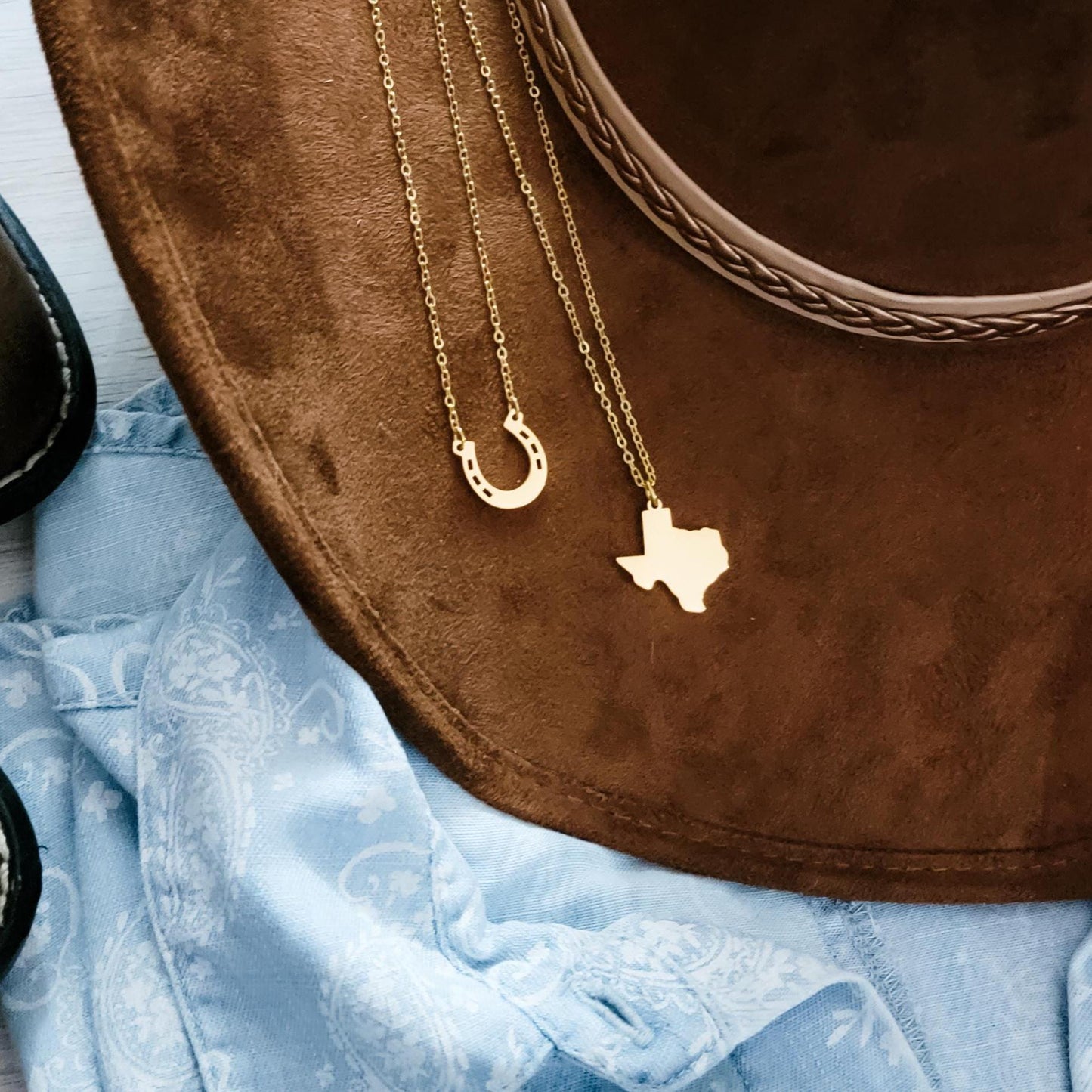 Horseshoe Necklace (Silver or Gold), 1 Total, Metal Blank #120