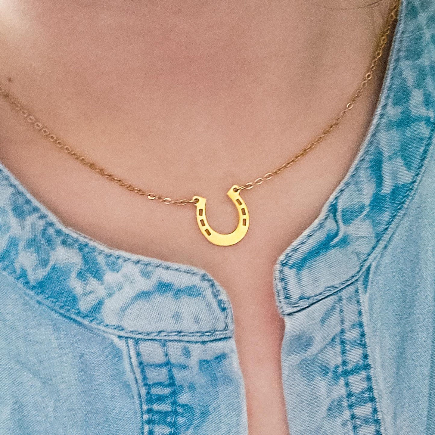 Horseshoe Necklace (Silver or Gold), 1 Total, Metal Blank #120