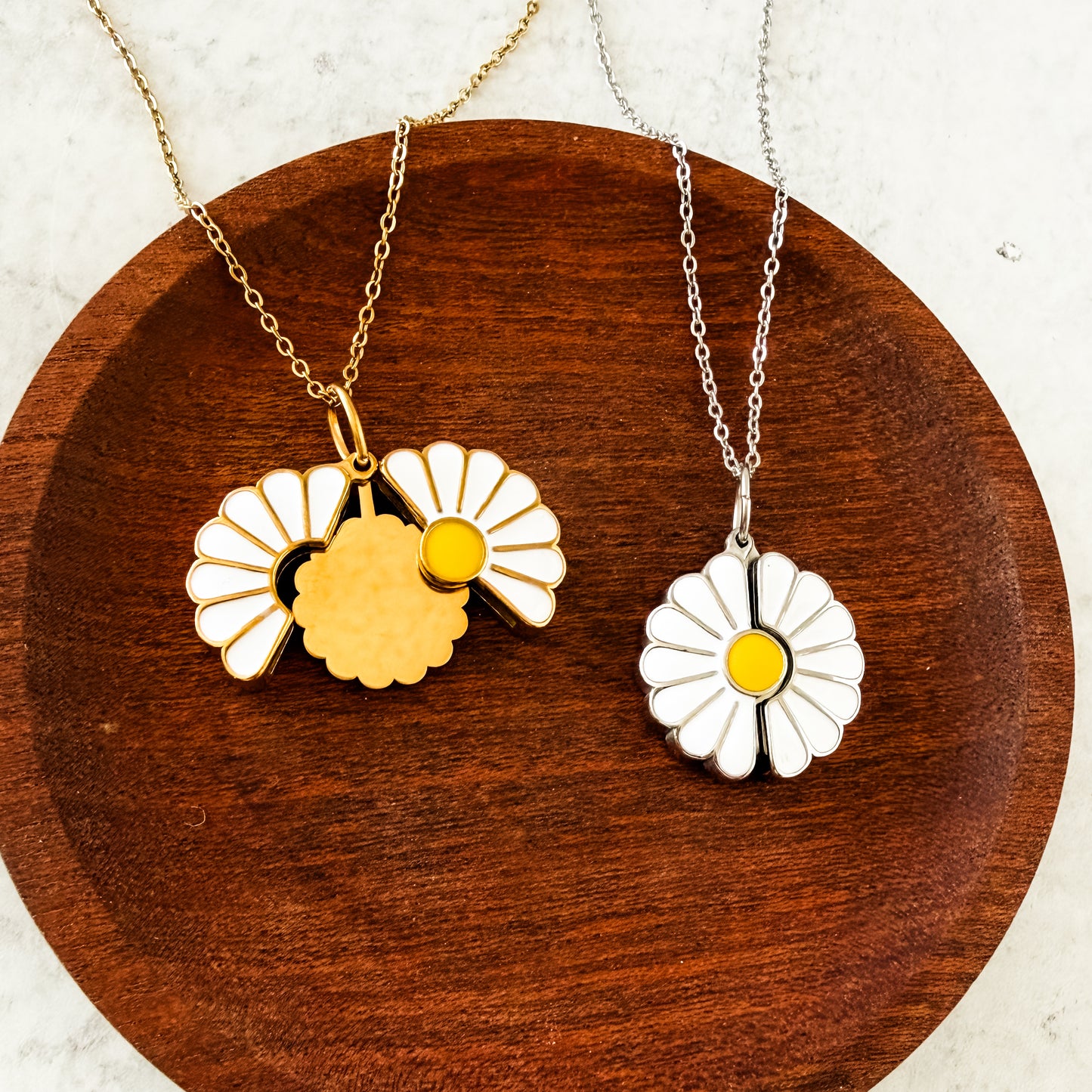 Daisy Reveal Necklace (Silver or Gold), 1 Total, Metal Blank #269