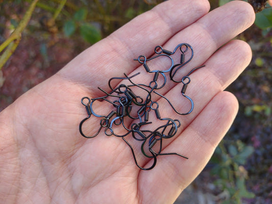 Black Stainless Ear Wires 2.5mm Hole (Hammered Flat French Style), 20 Pieces
