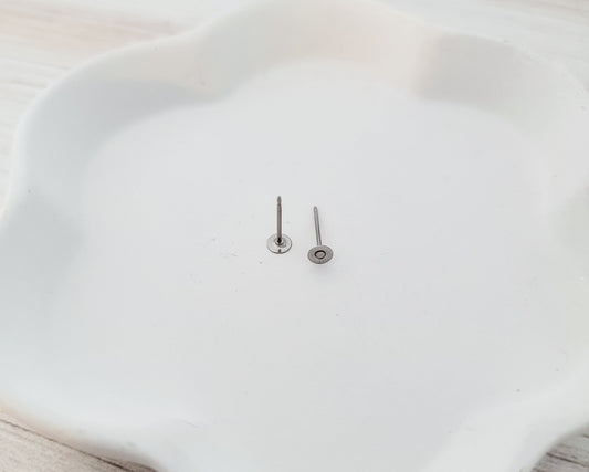 BULK 4mm Grade 1 Titanium Flat Pad Posts with Nickel-Free Stainless Steel Pads, 50 Pieces, Stud #202
