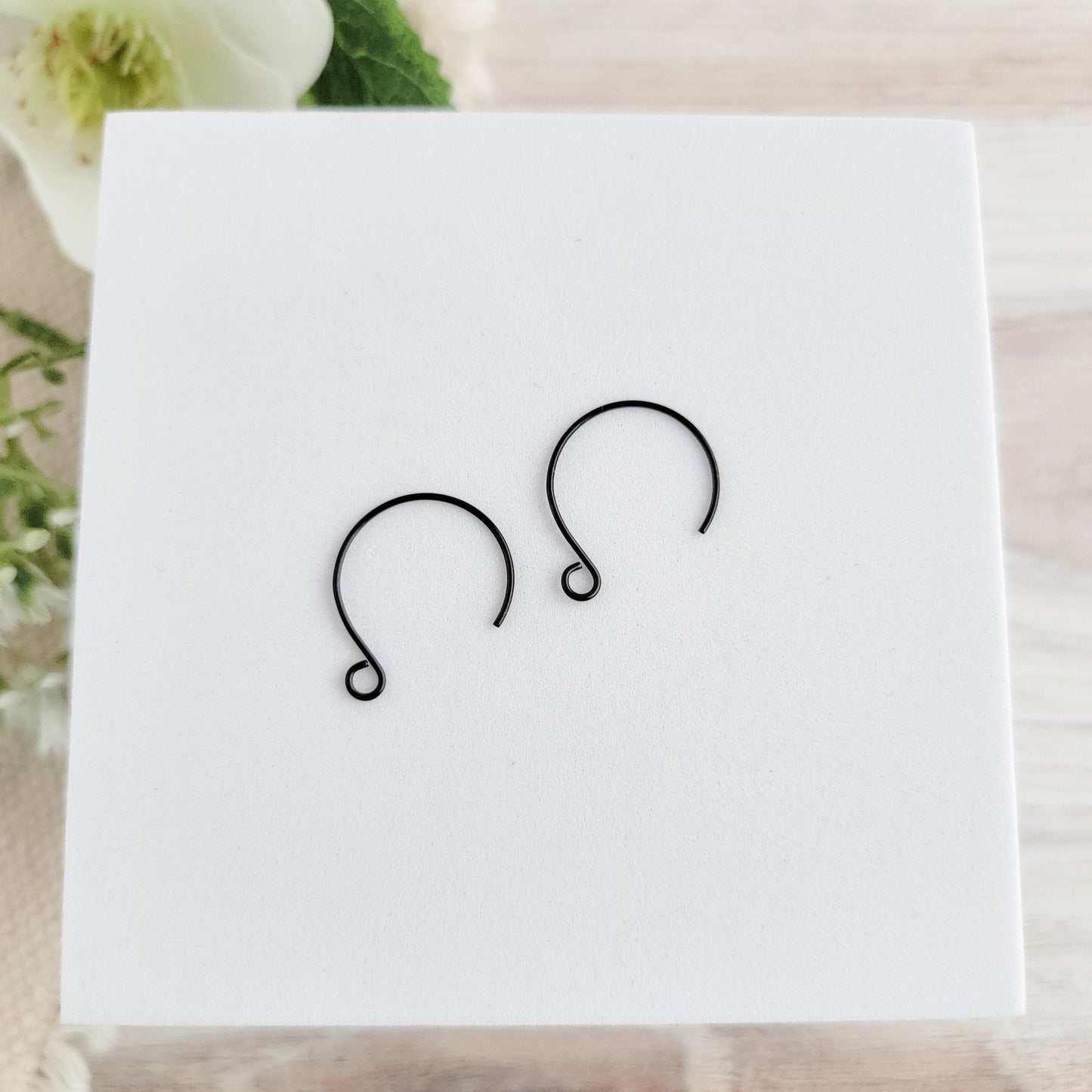Black Stainless Steel Round Ear Wires 2.5mm Hole, 20 Pieces