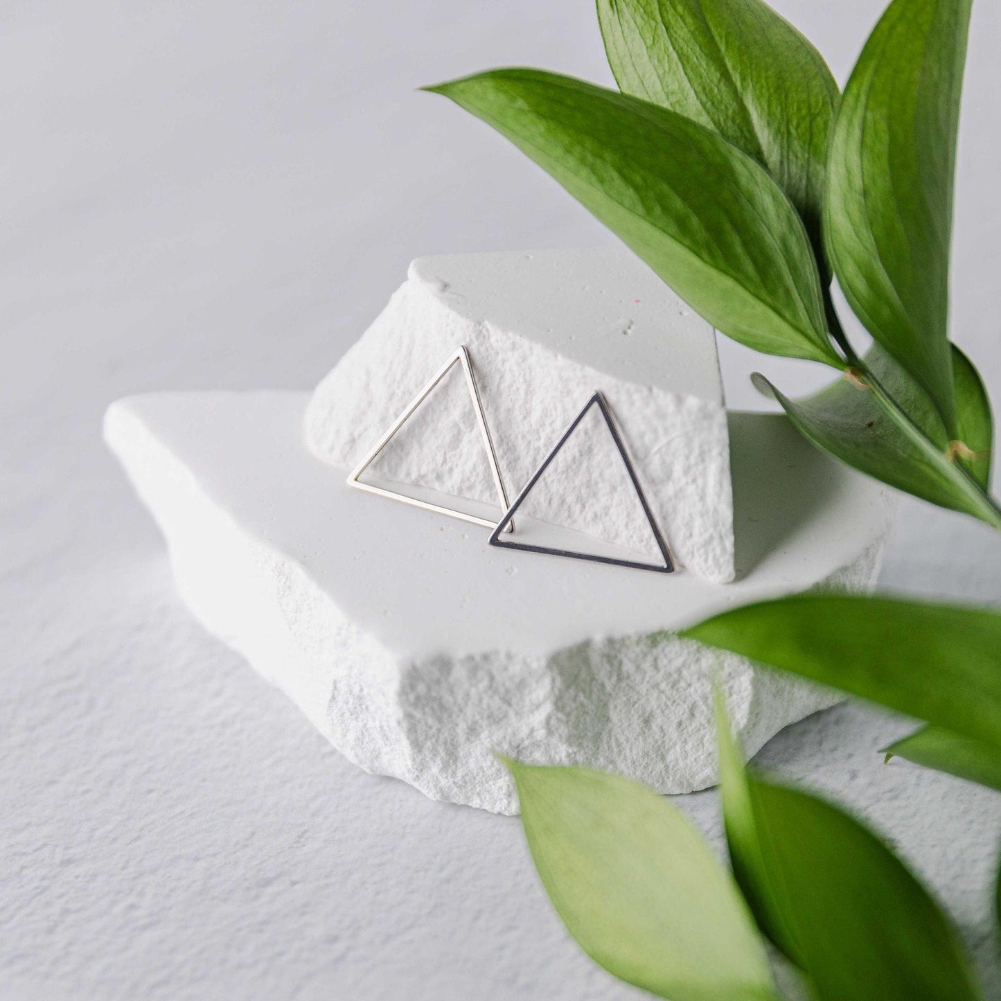 Silver Stainless Triangle Linking Rings (Smooth), 10 Pieces