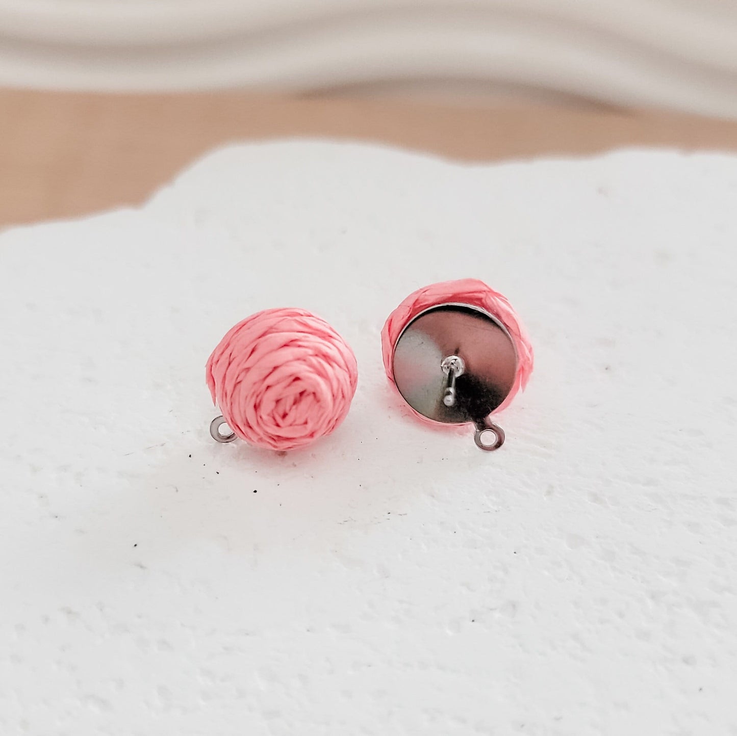 Light Pink 14mm Raffia Small Stud Topper, 1 Pair, Stud #158