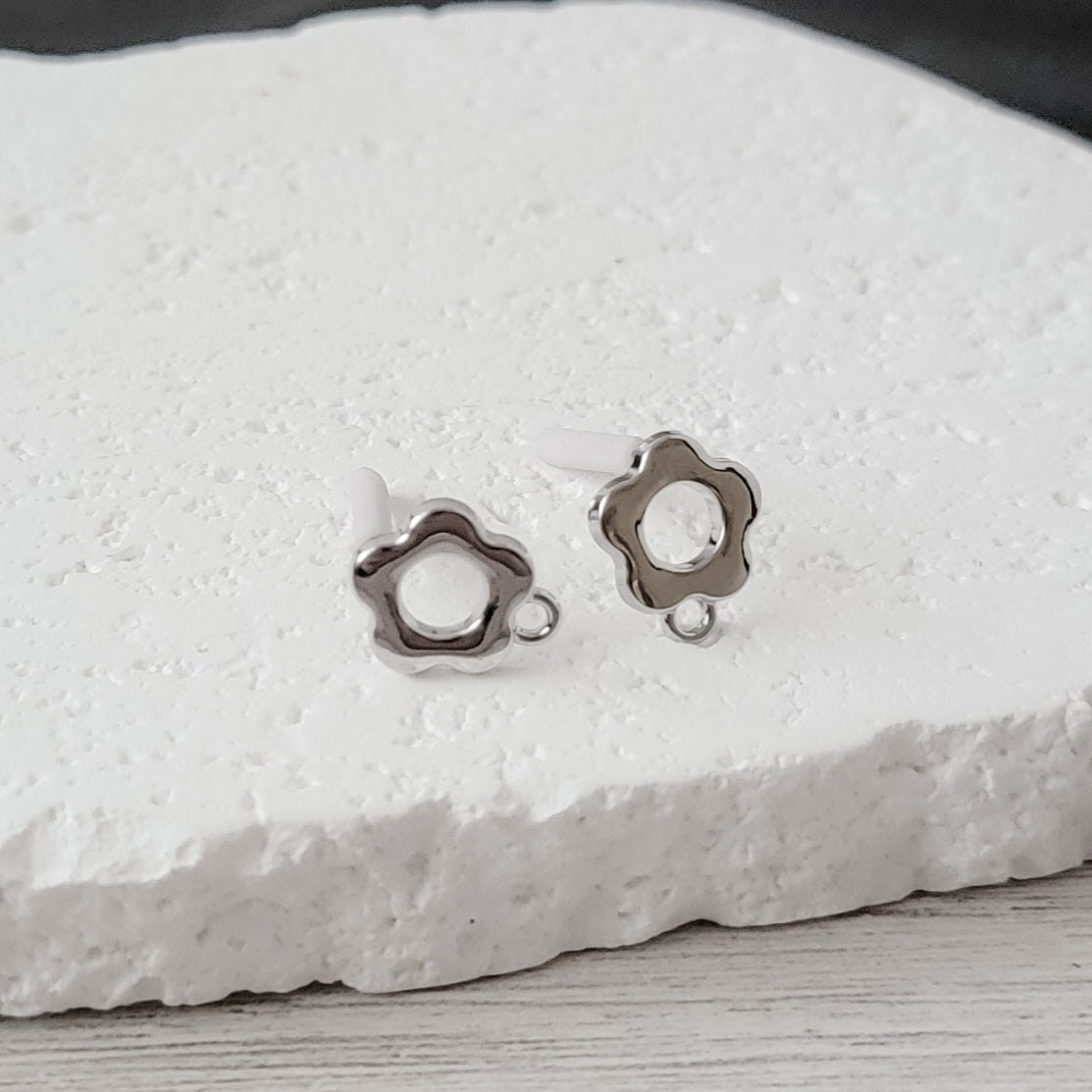Open Flower SILVER Stud Connectors with Loops, 10 pcs, Stud #95